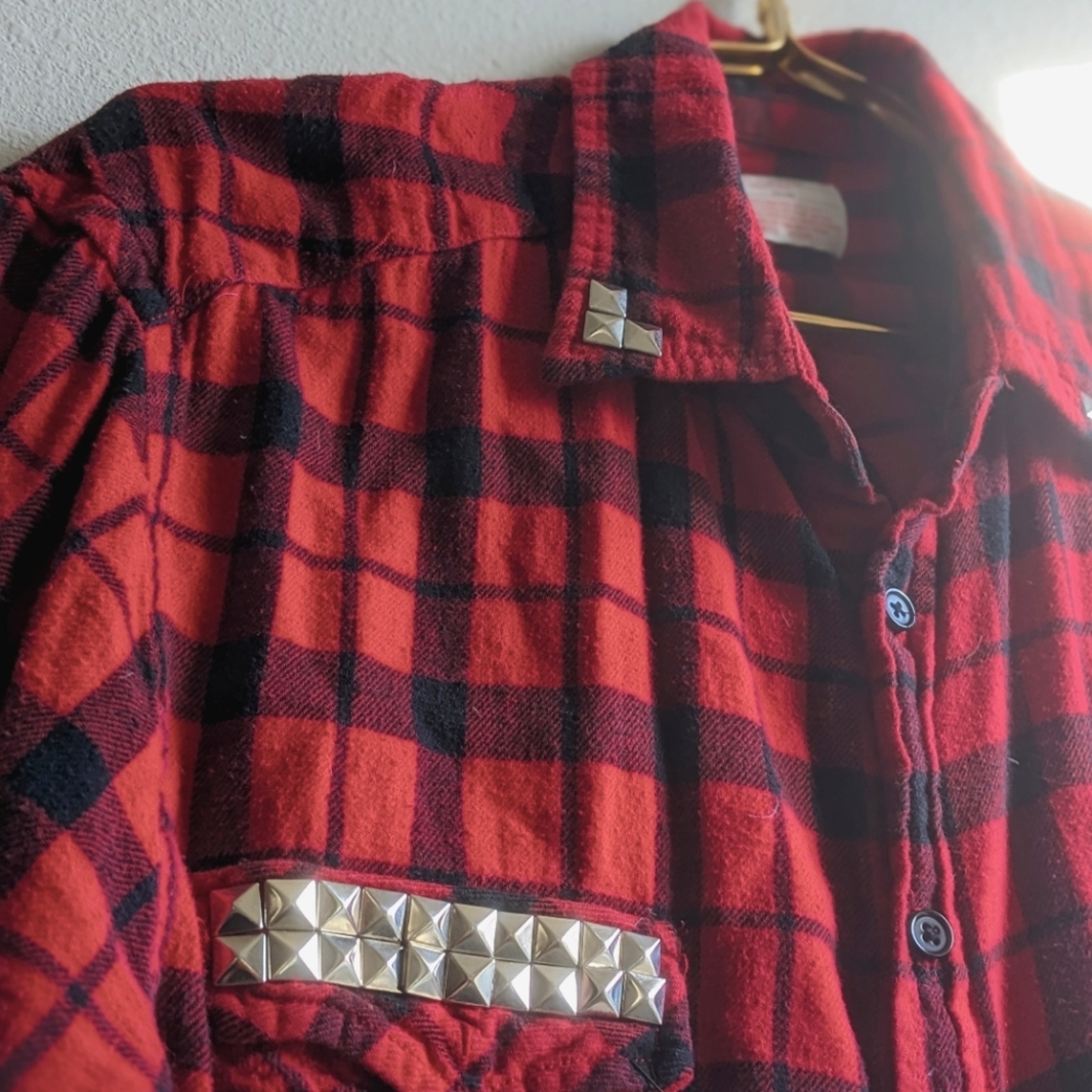 LEVIS Punk distressed and studded red flannel shirt Mens size Large 100% cotton